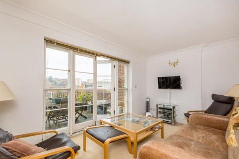 2 bedroom flat for sale, Quarry Street, Guildford, Surrey, GU1