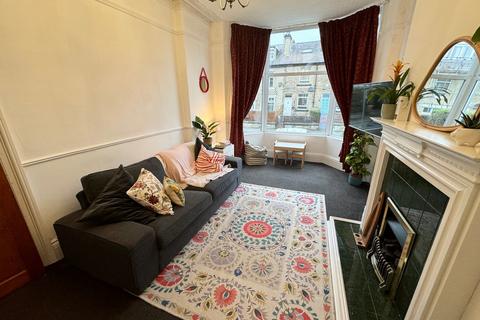 19 Hope View, Shipley, BD18 2NG