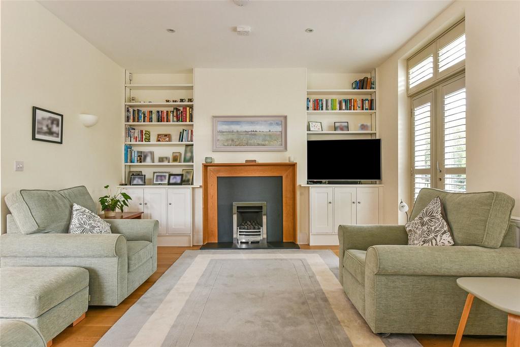 Sitting/Dining Room