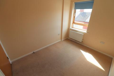 2 bedroom flat to rent, Fleetwood Court, Leicester