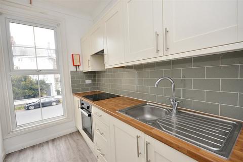 3 bedroom flat for sale, Lushington Road, Eastbourne