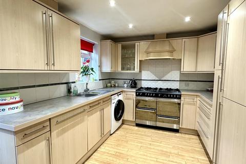 3 bedroom townhouse for sale, Langthwaite Close, Brough