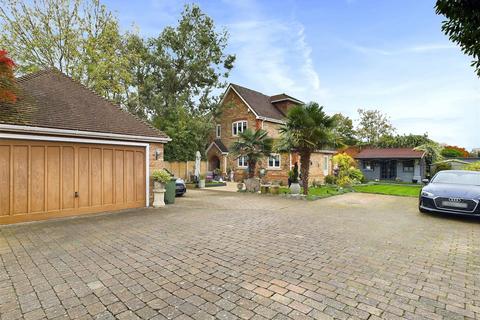 5 bedroom detached house for sale, Rydens Avenue, Walton-On-Thames