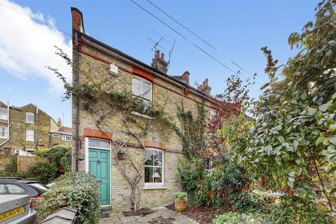 2 bedroom cottage for sale, Victoria Terrace, Harrow on The Hill HA1