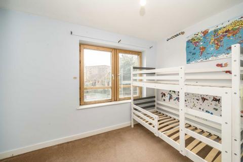 2 bedroom flat for sale, Northfield Avenue, London W13