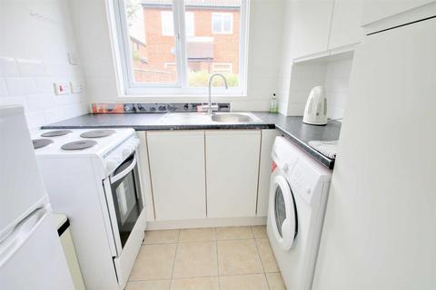 1 bedroom terraced house to rent, Two Mile Ash