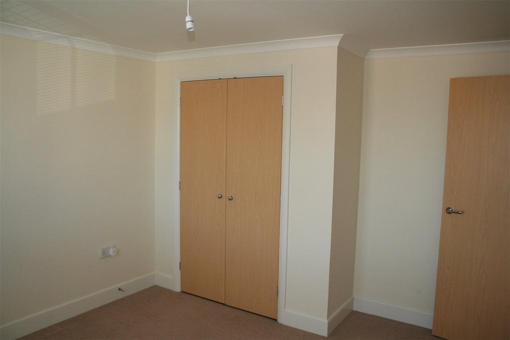 Bedroom 1 (2)