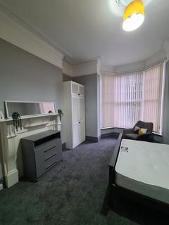 2 bedroom flat to rent, Sketty Road, Uplands, Swansea