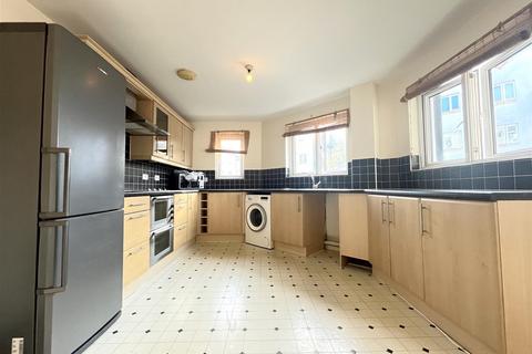 2 bedroom flat to rent, Bradmore Court, 2 Enstone Road, Enfield