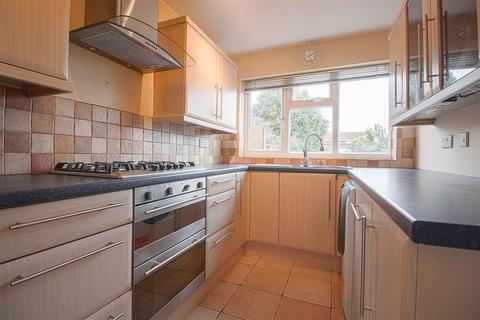 3 bedroom terraced house to rent, Perram Close, Broxbourne EN10