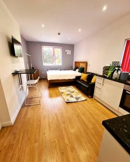 Studio to rent, Sketty Road, Uplands, Swansea