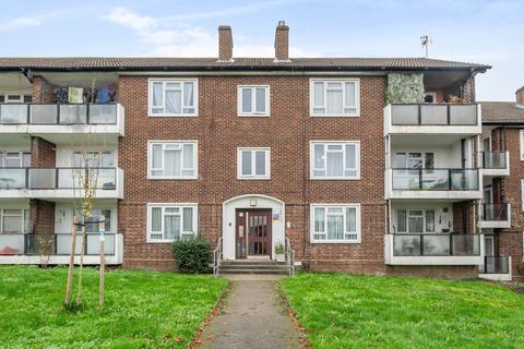 2 bedroom apartment for sale, Dabbs Hill Lane, Northolt, Middlesex