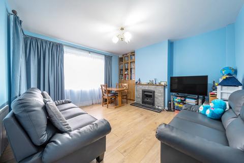 2 bedroom apartment for sale, Dabbs Hill Lane, Northolt, Middlesex