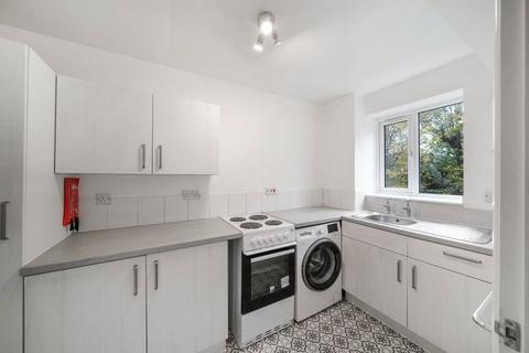 1 bedroom apartment for sale, Linwood Crescent, Enfield EN1