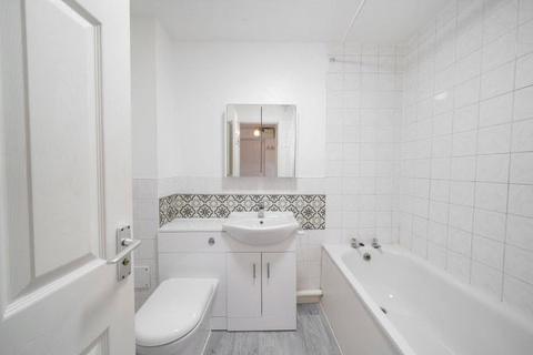 1 bedroom apartment for sale, Linwood Crescent, Enfield EN1