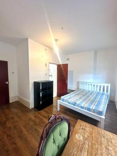 1 bedroom in a house share to rent, Ford Square,  London, E1