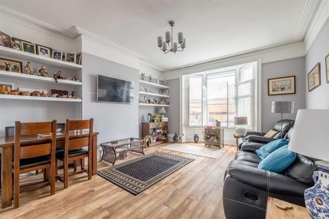 2 bedroom apartment for sale, St. Leonards Road, Windsor