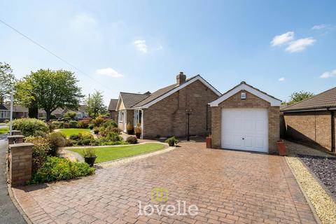 2 bedroom detached bungalow for sale, Grainsby Avenue , Holton-le-Clay DN36