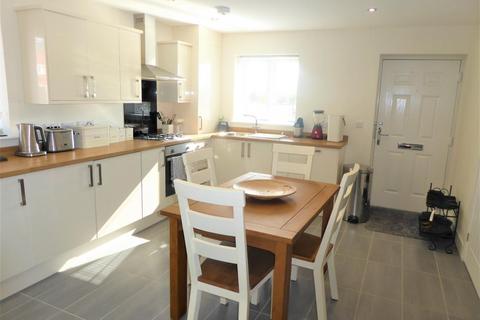 3 bedroom semi-detached house to rent, Purnell Walk, Loughborough