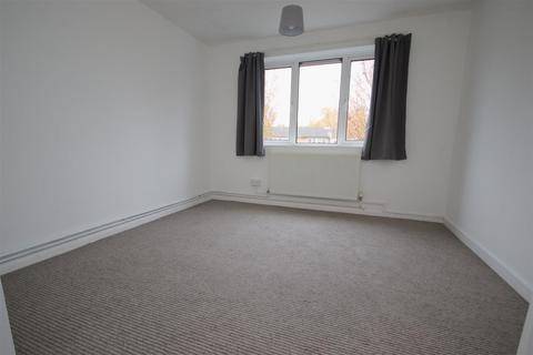 1 bedroom flat to rent, Brackley Close, Cambridge CB4