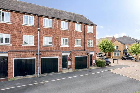 4 bedroom terraced house to rent, Ravens Dene, Chislehurst BR7