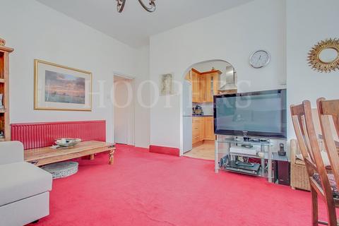 2 bedroom flat for sale, Walm Lane, London, NW2