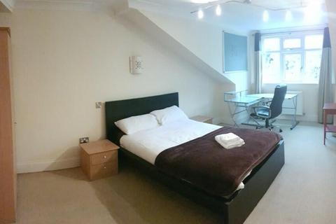 11 bedroom house to rent, Kingswood Road, Manchester M14