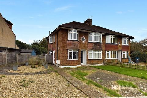 2 bedroom maisonette for sale, Mansfield Road, Chessington, Surrey. KT9