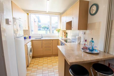 4 bedroom house to rent, Somner Close , Canterbury, Kent