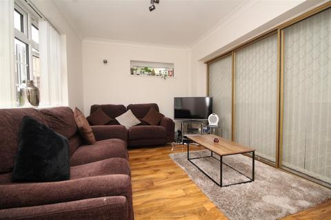1 Upton Close, Longthorpe, Peterborough, PE3 9NW