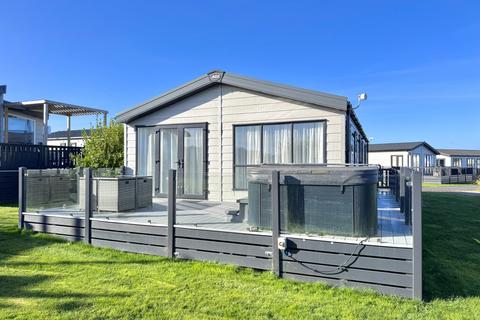 3 bedroom lodge for sale, NEWQUAY TR8