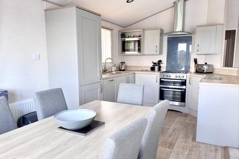 3 bedroom lodge for sale, NEWQUAY TR8