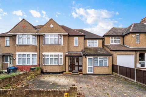 4 bedroom semi-detached house for sale, Selwood Road, Chessington