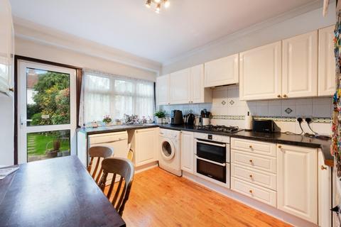 4 bedroom semi-detached house for sale, Selwood Road, Chessington