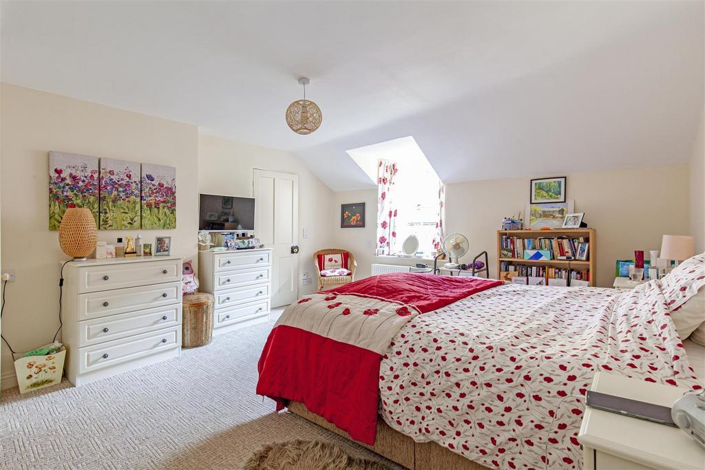 Bedroom 1-2.jpg