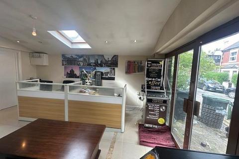 Shop to rent, Moffat Road, Palmers Green, London N13