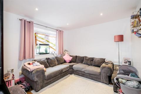 3 bedroom end of terrace house for sale, Connington Crescent, Chingford