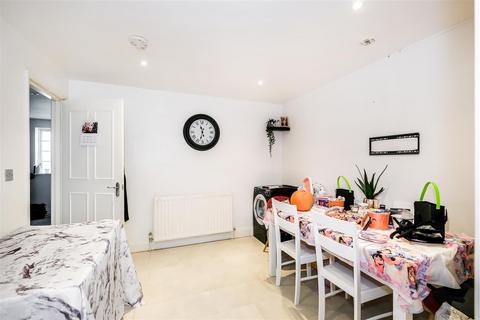 3 bedroom end of terrace house for sale, Connington Crescent, Chingford