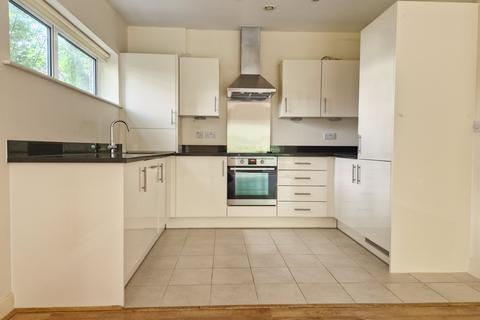 1 bedroom flat for sale, Needham Court, Blagrove Road, TW11 0EF