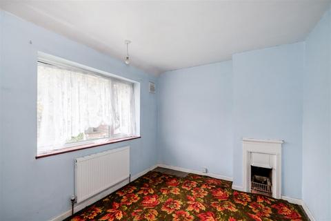 160 Connington Crescent, Chingford, London, E4 6LA