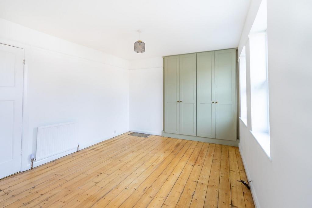 9 bede avenue-1.jpg