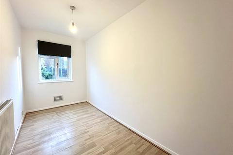 2 bedroom flat for sale, Stanley Close, Greenhithe, Kent, DA9