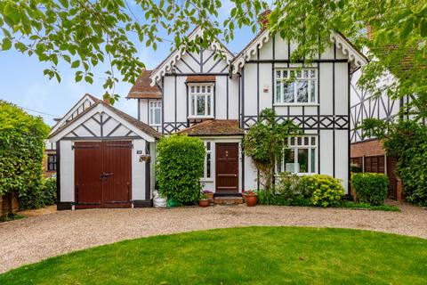 4 bedroom detached house for sale, Billericay Road, Herongate, CM13