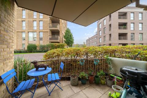 2 bedroom flat for sale, Adenmore Road, Catford