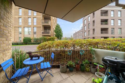 2 bedroom flat for sale, Adenmore Road, Catford, London, SE6