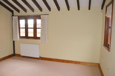 2 bedroom barn conversion to rent, Lyngate Gardens, North Walsham