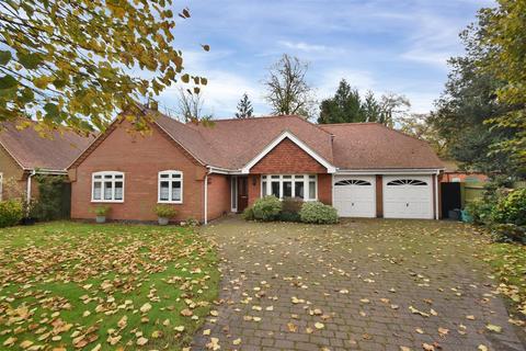 4 bedroom detached bungalow for sale, The Park, Newark