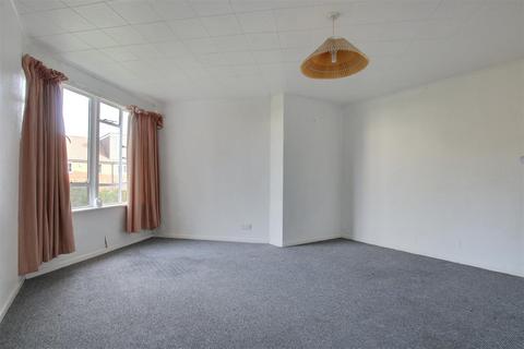 2 bedroom flat for sale, Heaton Court, Cheshunt