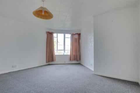 2 bedroom flat for sale, Heaton Court, Cheshunt