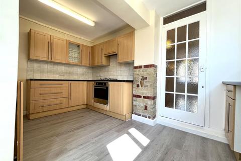 3 bedroom end of terrace house to rent, St. Stephens Road, Enfield